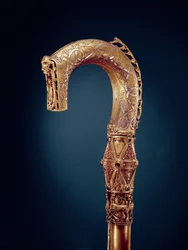 Clonmacnoise Crozier, hrabstwo Offaly, epoka wikingów (drewno owinięte w brązową blachę z inkrustowanym srebrem)